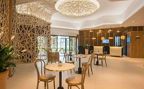 Novotel Nice Arenas Aeroport 4*